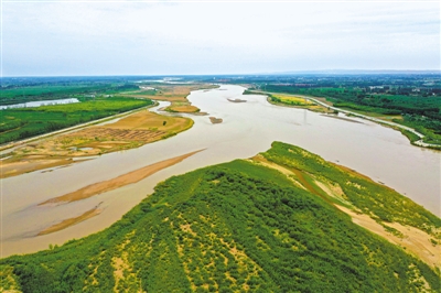  p 空中俯瞰黄河吴忠滨河大道古城湾砌护段. /p