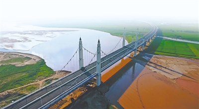 <p>　　滨河黄河大桥。（本版图片均由兴庆区委宣传部提供）</p>