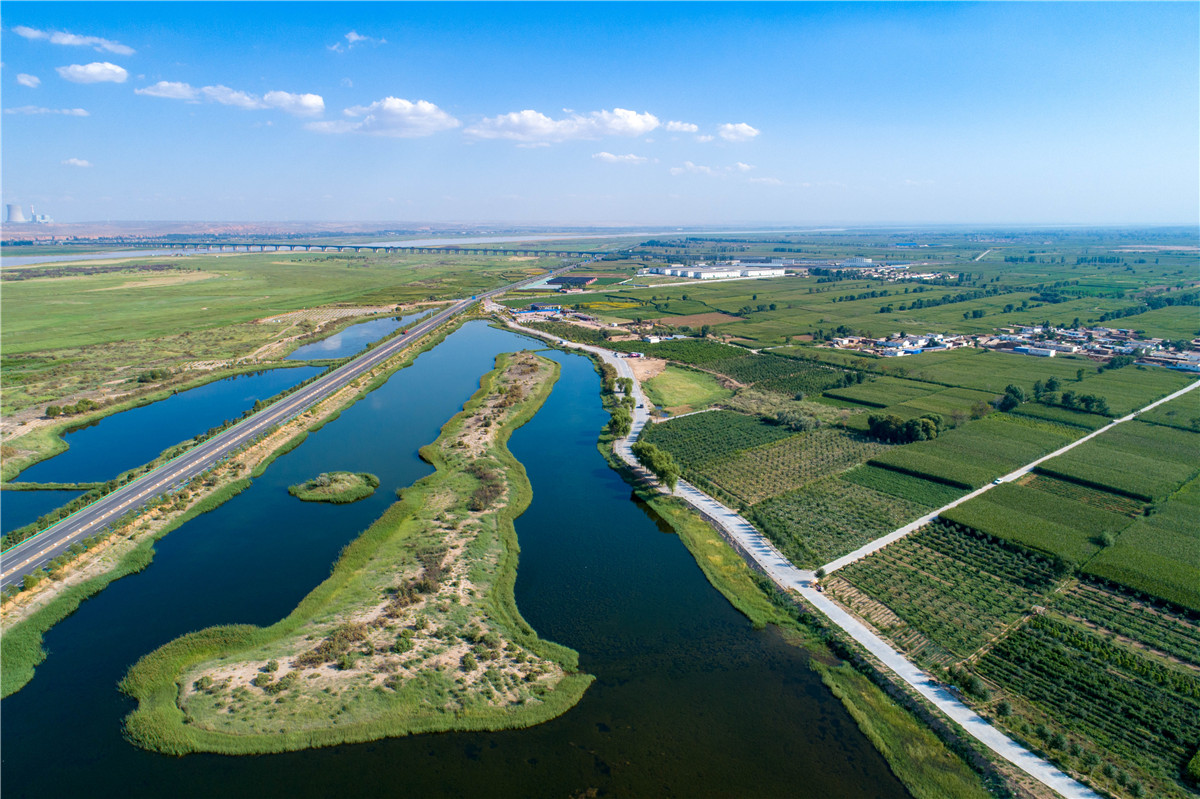 高清大图:瞰惠农区迎河湾湿地公园-宁夏新闻网