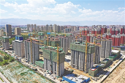<p>　　盈南安置区四期正在建设。</p>