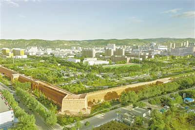 <p>　　原州古城墙</p>