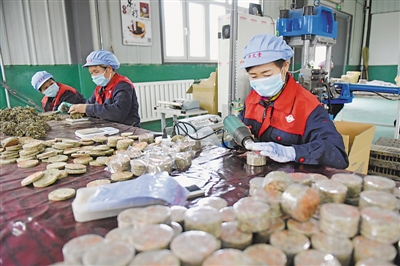 <p>　　偏城乡下堡村闽宁协作扶贫车间。</p>