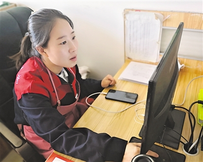 <p>　　西吉籍大学生在闽企工作。</p>