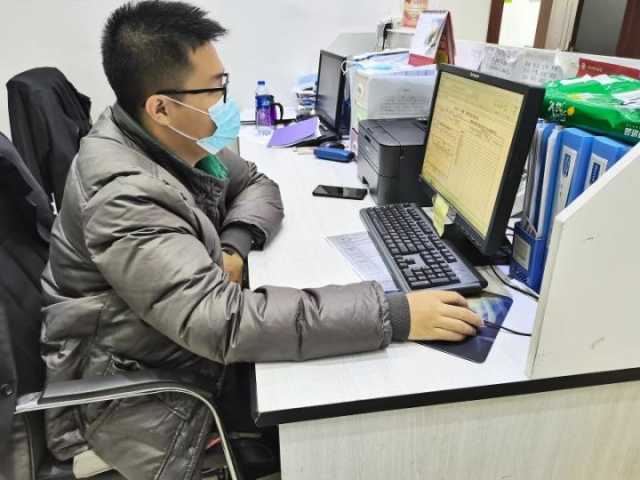 白雪峰：冲锋在防疫一线的“暖男”社区工作者