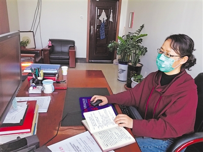 <p>　　刘奋强在工作中。</p><p>　　（图片由受访者提供）</p>