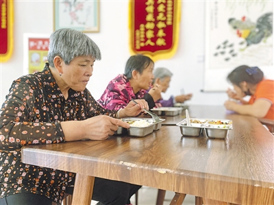 <p>　　城乡养老服务体系全覆盖。</p>