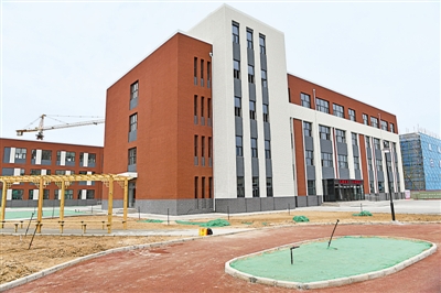 <p>　　即将投入使用的红寺堡区弘德希望小学。本报记者　左鸣远　党硕　摄</p>