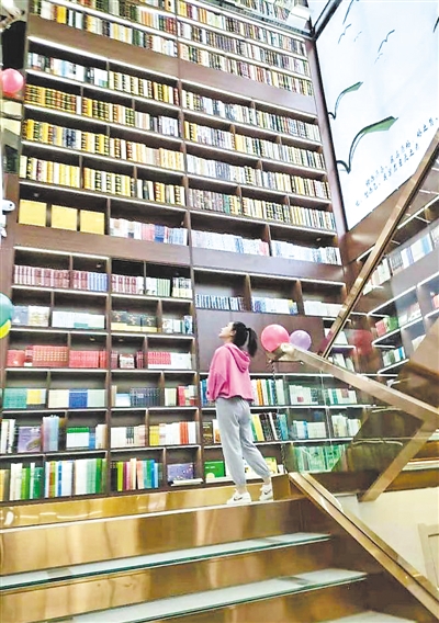 <p>　　服务不断提升的吴忠市新华书店。</p>