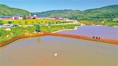 <p>　　水景如画。</p>