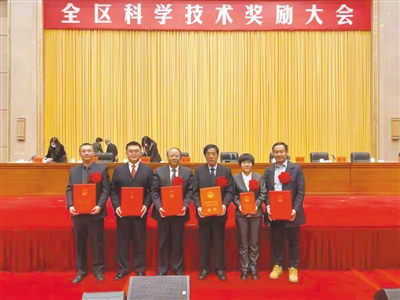<p>　　宁夏大学与宁夏消防救援总队签署合作框架协议共建“人才培训研究基地”。</p>