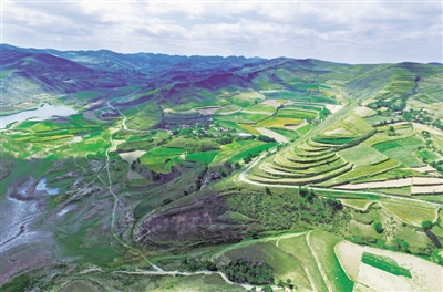 <p>　　秀美山川。</p>