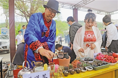     通过活动促进各民族交往交流交融。