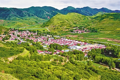<p>　　移民安置点配套产业，实现搬得出、稳得住、能致富。</p>