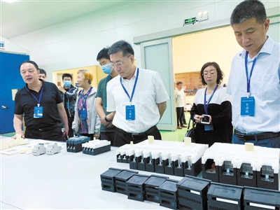 <p>　　专家调研银川“科创中国”工作。</p>