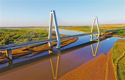 <p>　　永宁黄河大桥</p>