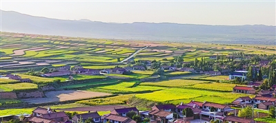 <p>　　海原七彩梯田</p>