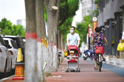 <p>　　改造后的兴仁巷绿树成荫，街道整洁，城市“颜值”明显提升。</p>