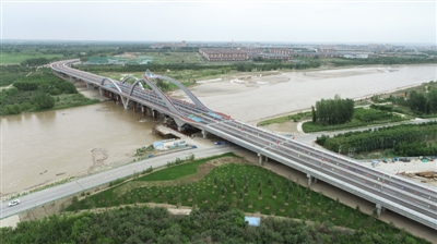 <p>　　中卫卫民黄河大桥建成通车。</p>