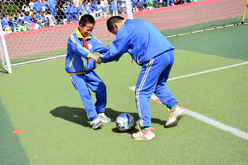 2024年4月29日十五小第二届足球嘉年华暨亲子运动会照片 (6).JPG