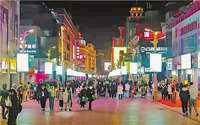 <p>　　大力发展夜间经济。</p>