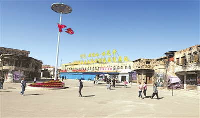     在石炭井影视基地，拍摄了《万里归途》等30多部影视剧。
