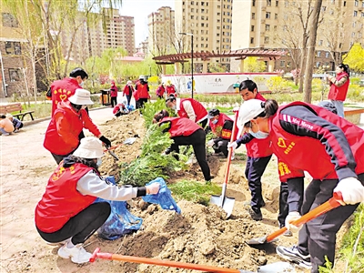<p>　　　　吴忠市楼道红管家志愿者开展为民服务活动。</p>