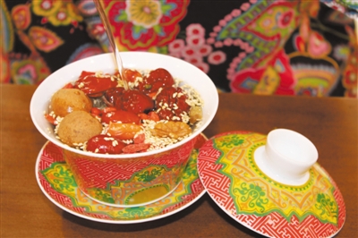 <p>　　八宝茶。</p>