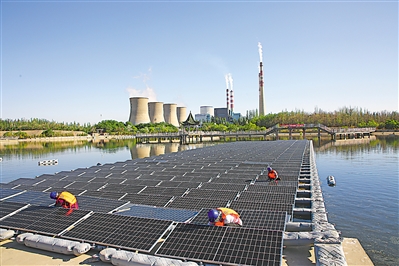 <p>　　国家能源集团宁夏电力大坝公司工业蓄水池水面光伏发电项目于近日开工，计划6月30日完工，预计年发电量达540万千瓦。　　　　　　　　　　　　　　　　　本报通讯员　程维莲　摄</p>