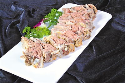 <p>　　手抓羊肉</p>