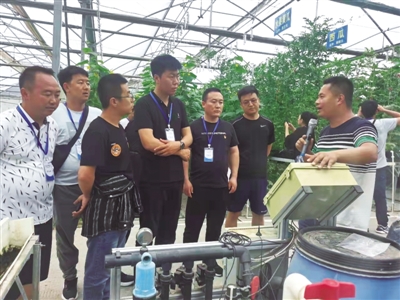 <p>　　赴福建开展产业对接。</p>