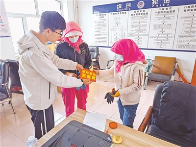     青铜峡市叶盛镇安排开展防火巡查工作。
