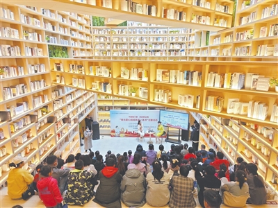     银川市举办“书香飘万家 阅启新征程”亲子阅读活动。