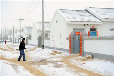 <p>　　10年前的和顺新村，路面还未硬化。（摄于2012年1月）</p>