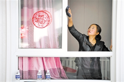 <p>　　10年间柳占江家先后装修了两次，生活环境越来越好。</p>