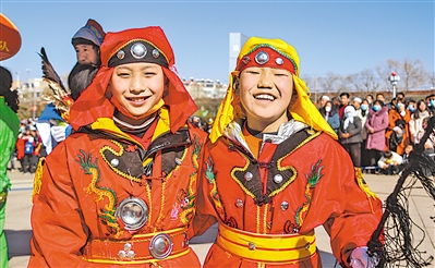 <p>　　传统文化后继有人。</p>
