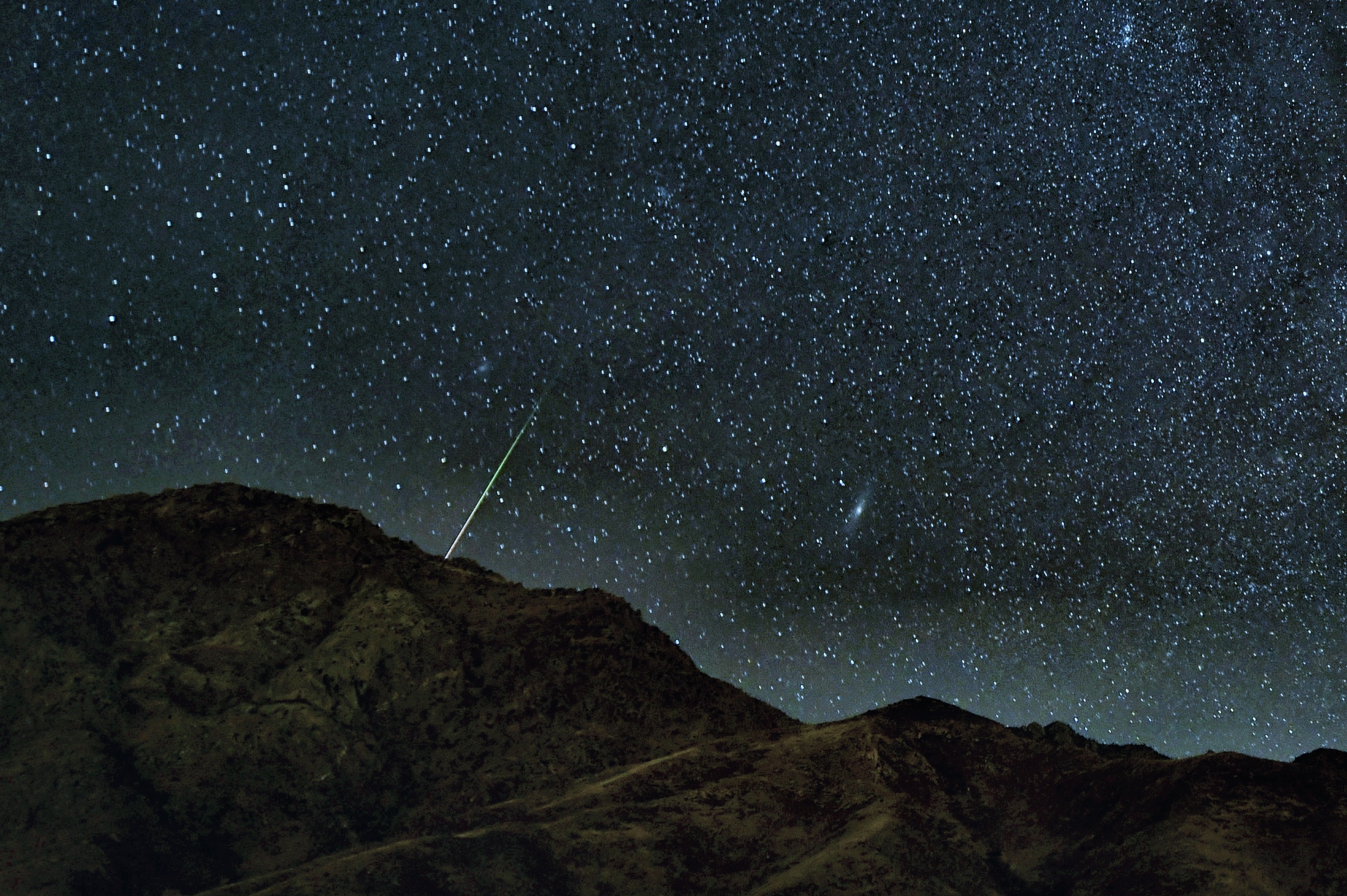 2001年狮子座流星雨时间（2001 Leonid meteor shower）(2001年狮子座流星雨视频实拍)