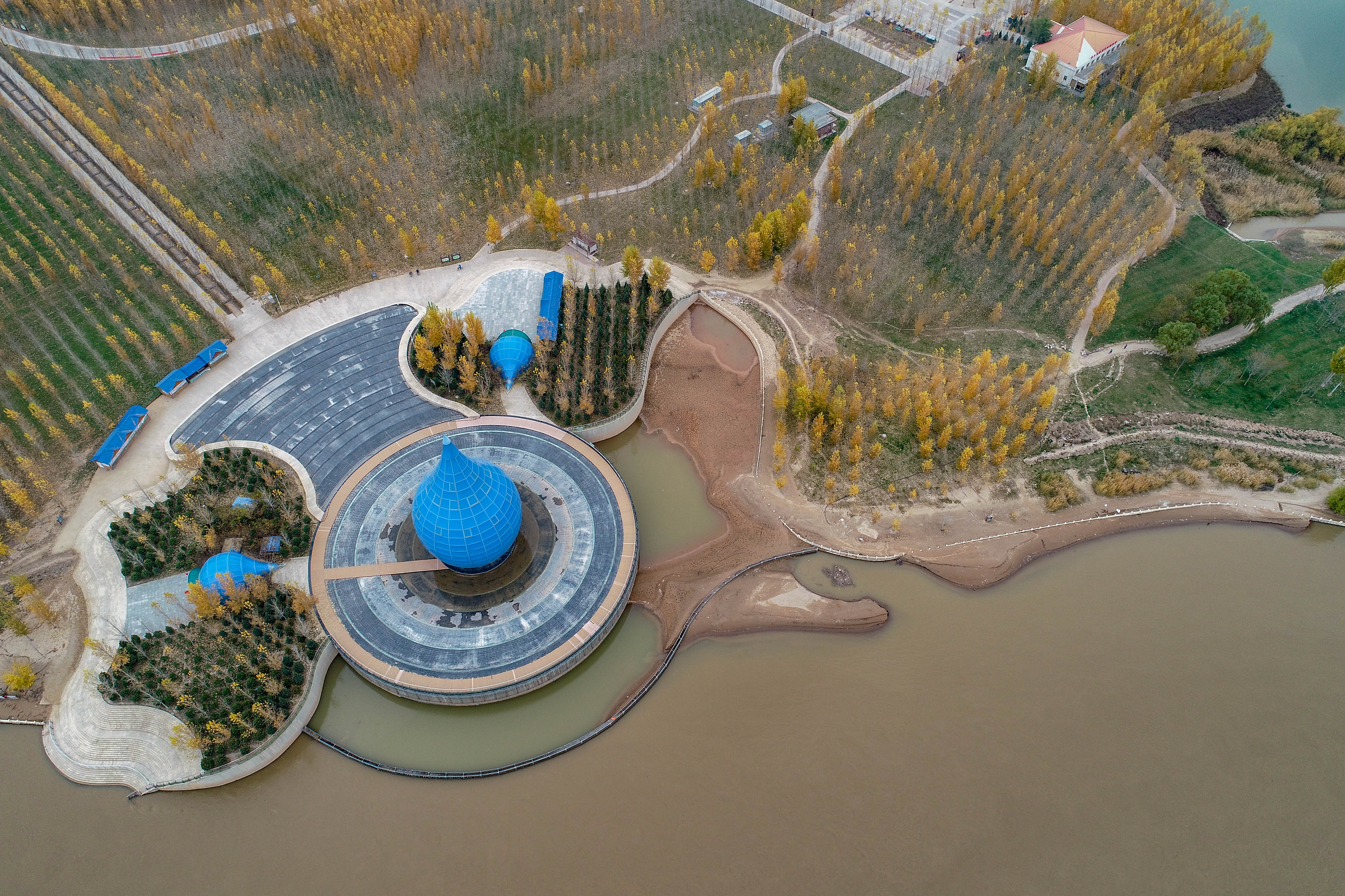 黄河两岸是我家航拍中卫黄河宫