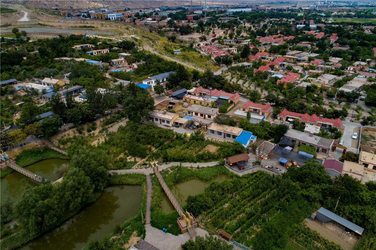 黄河两岸是我家高清大图瞰贺兰山下第一村大武口龙泉村