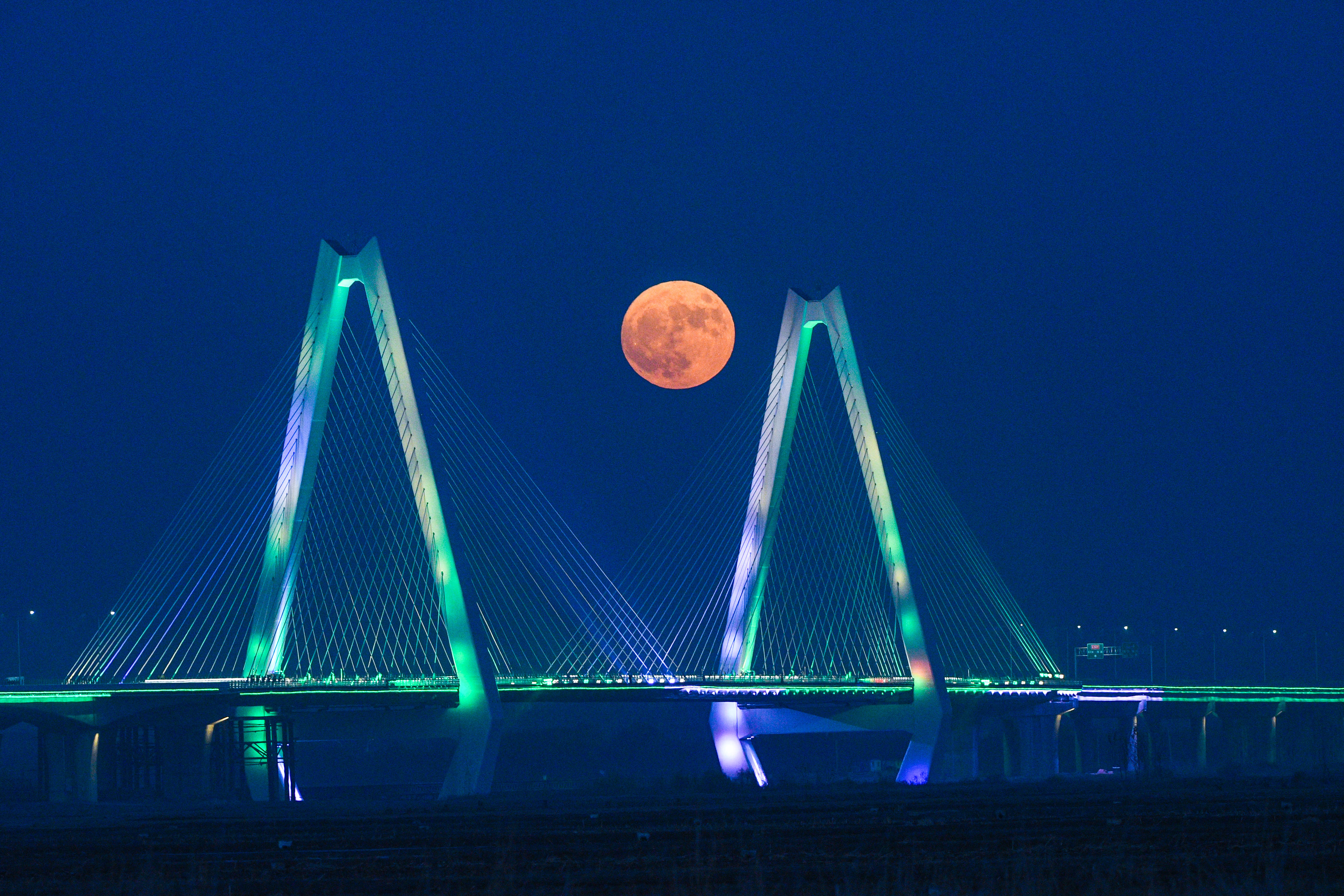 黄河两岸是我家高清大图瞰永宁黄河大桥