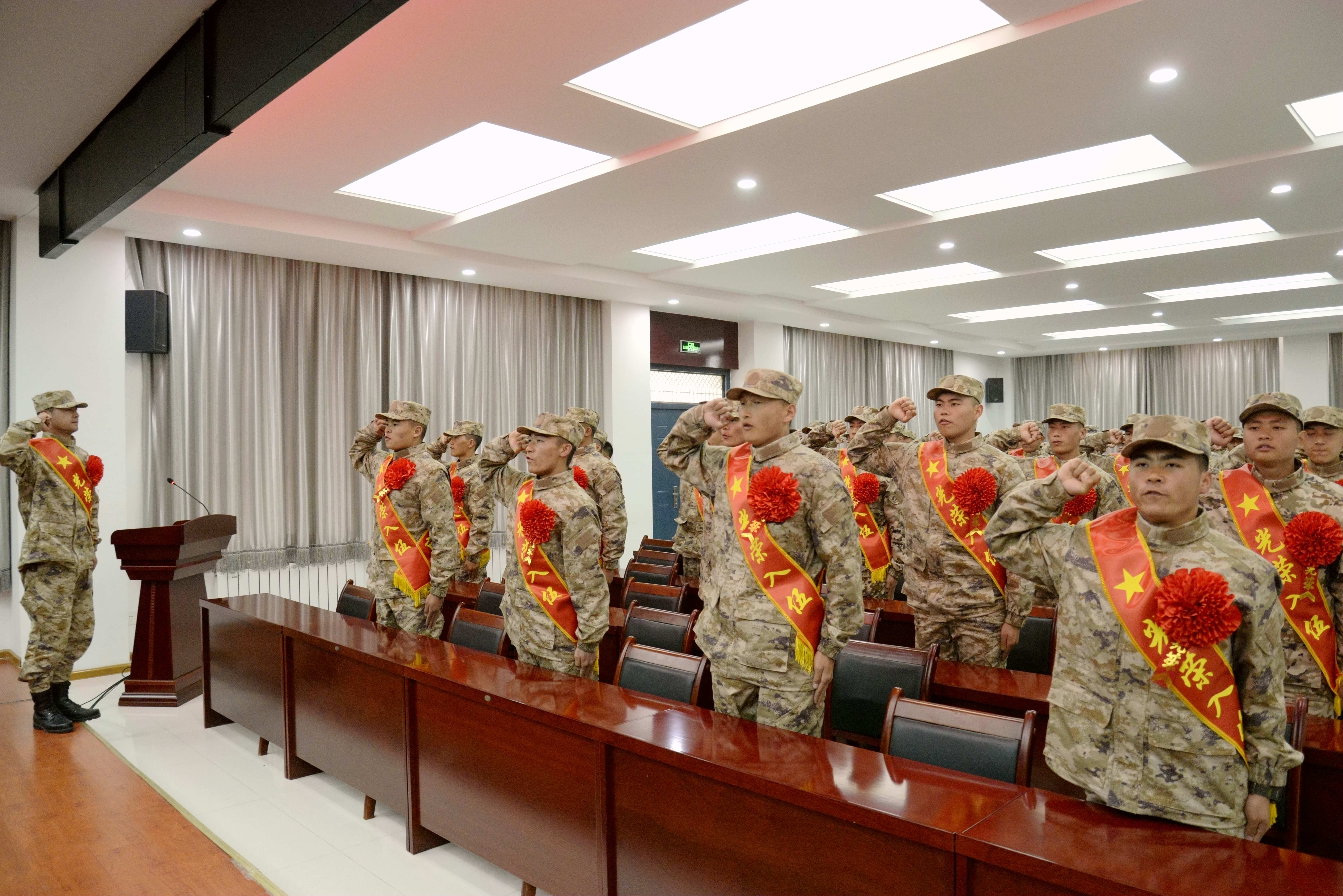 46名新兵启程入伍 银川市金凤区举行2022年上半年新兵欢送大会