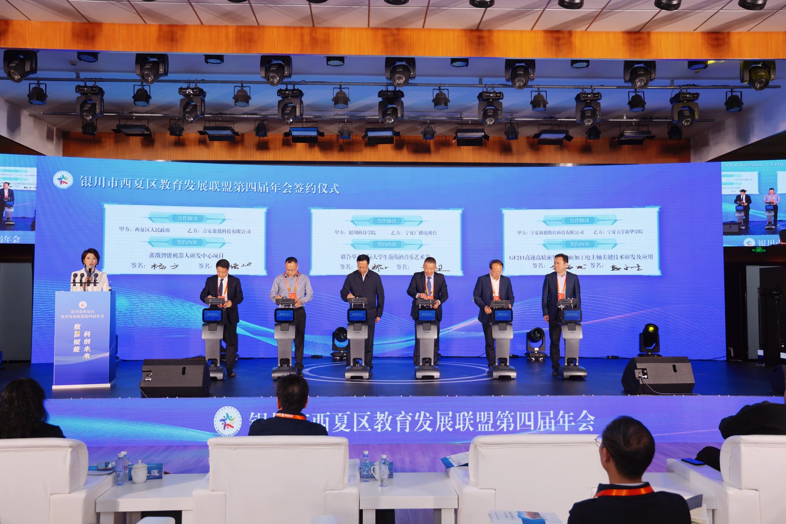 495A0915_p4290.JPG~tplv-9lv23dm2t1-resize-animforce-v1_1600_3000_gif.jpg