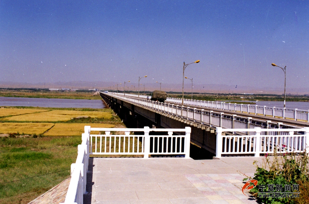 图2.中宁黄河大桥.jpg