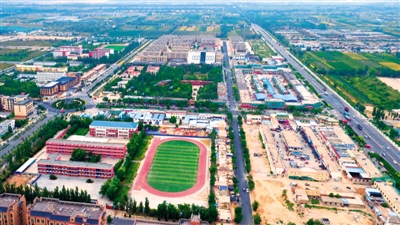<p>　　新丝路美食一条街。</p>