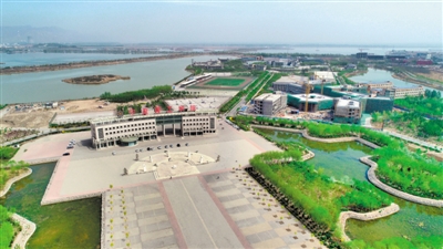 <p>　　依水而建的宁夏理工学院。</p>