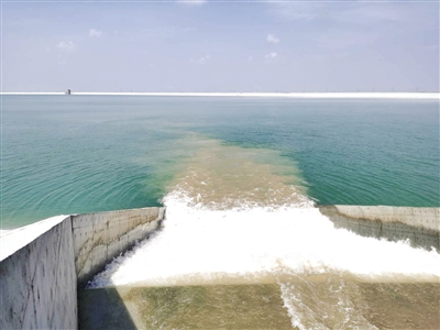 <p>　　银川市西夏水库黄河水进水口。</p>