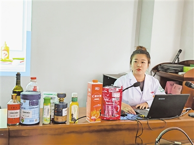     自治区食品检测研究院举办食品安全科普知识讲座。