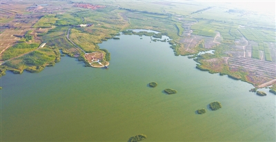 <p>　　天湖</p>