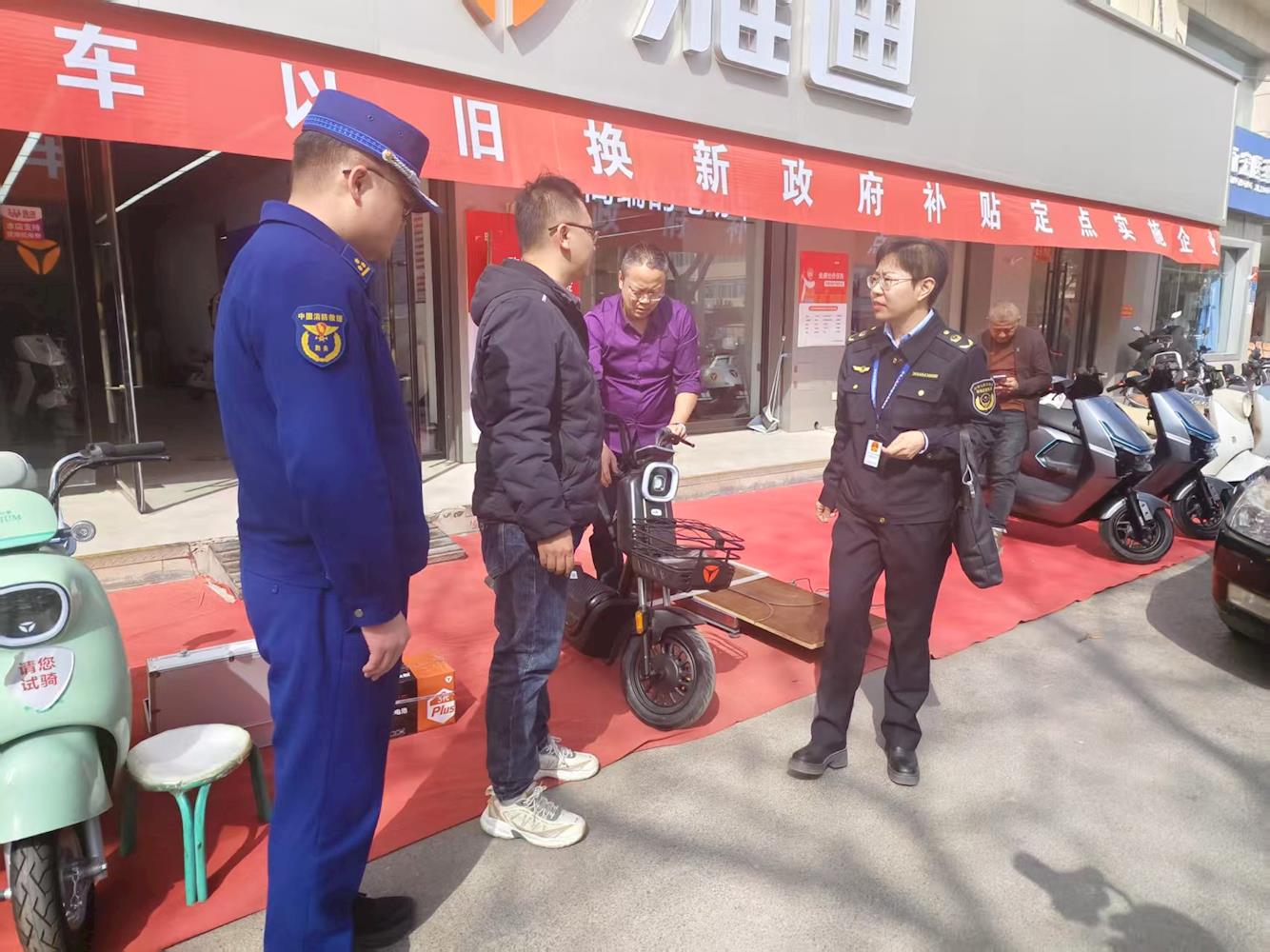 吴忠市电动自行车安全隐患全链条整治工作专班开展销售网点检查及现场抽检工作.jpg